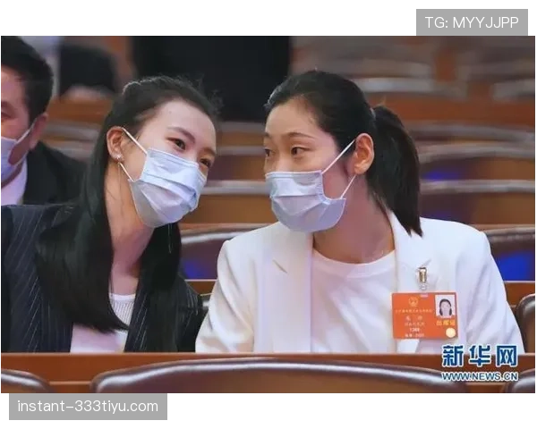 张常宁训练完顺手拎两袋蛋白粉回家，这自律程度谁懂啊
